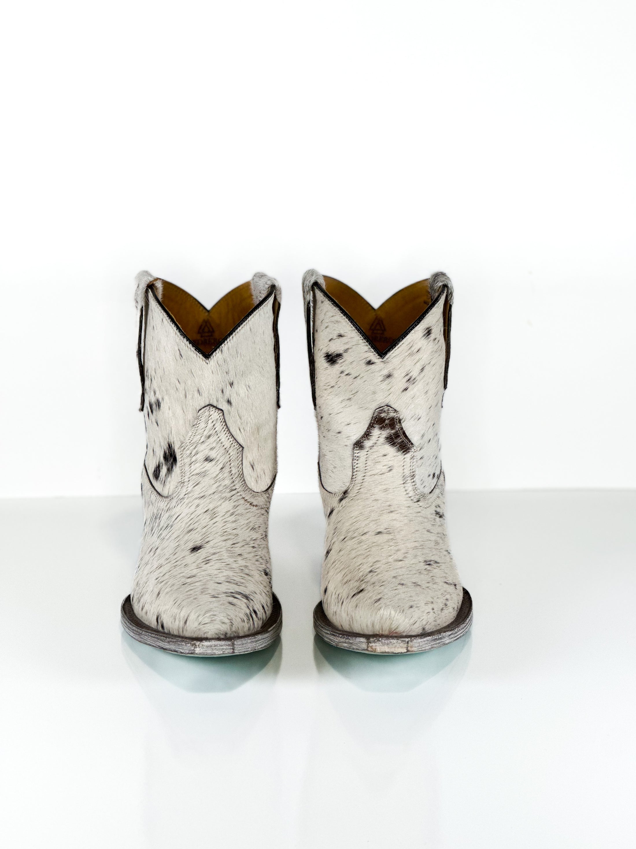 Azeri Chapel Cowhide