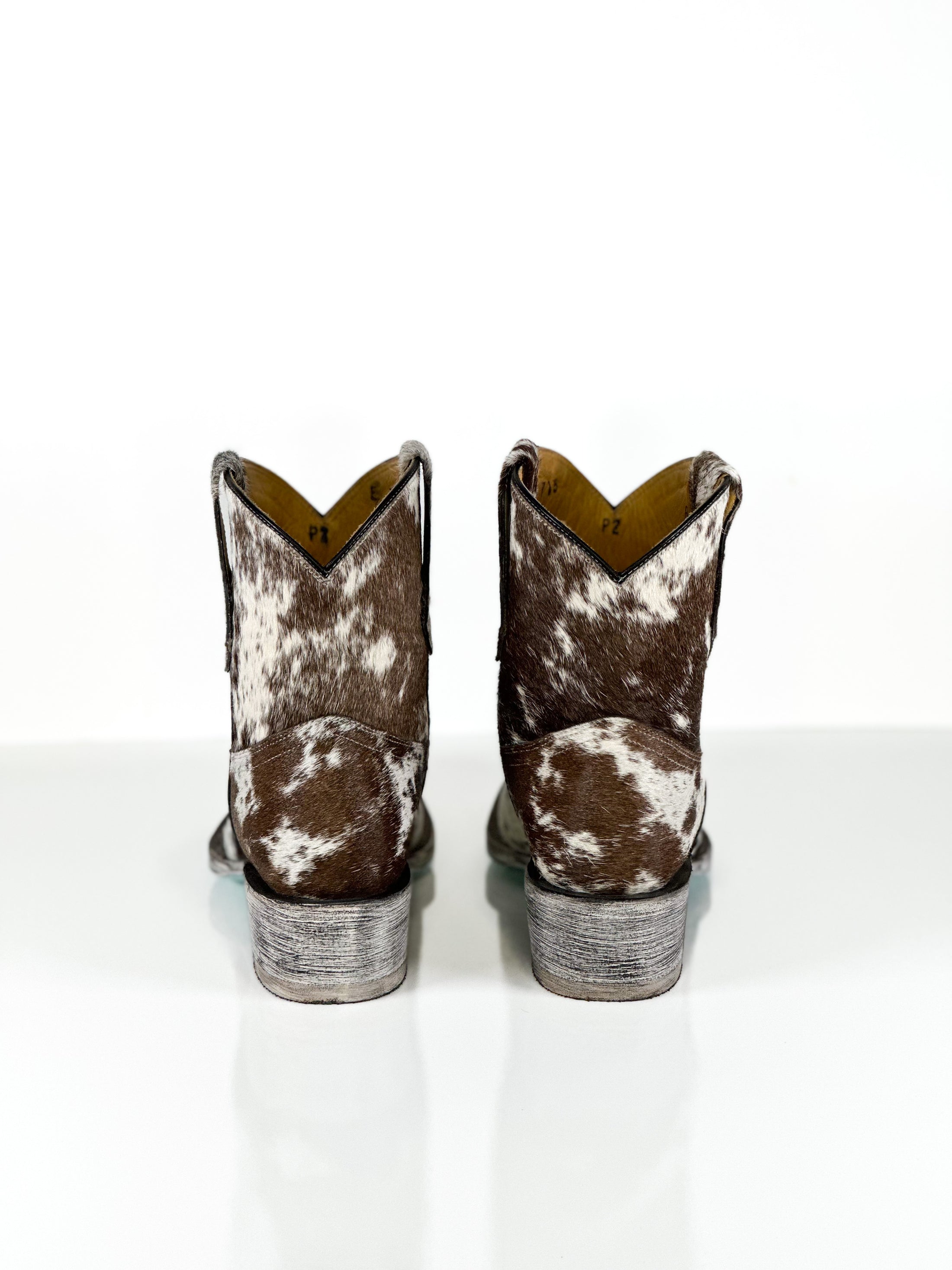 Azeri Obsidian Cowhide