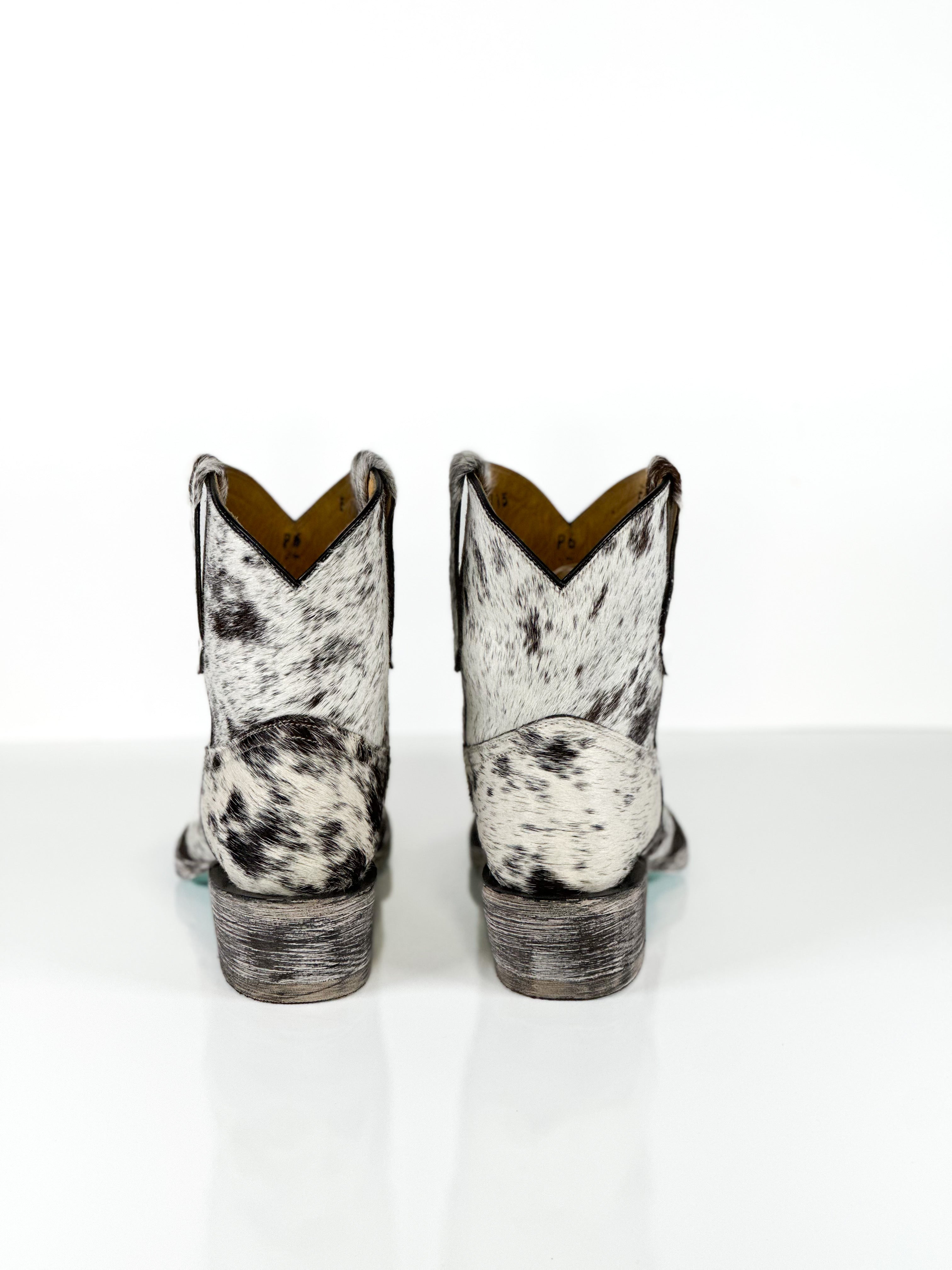 Azeri Tailcoat Cowhide