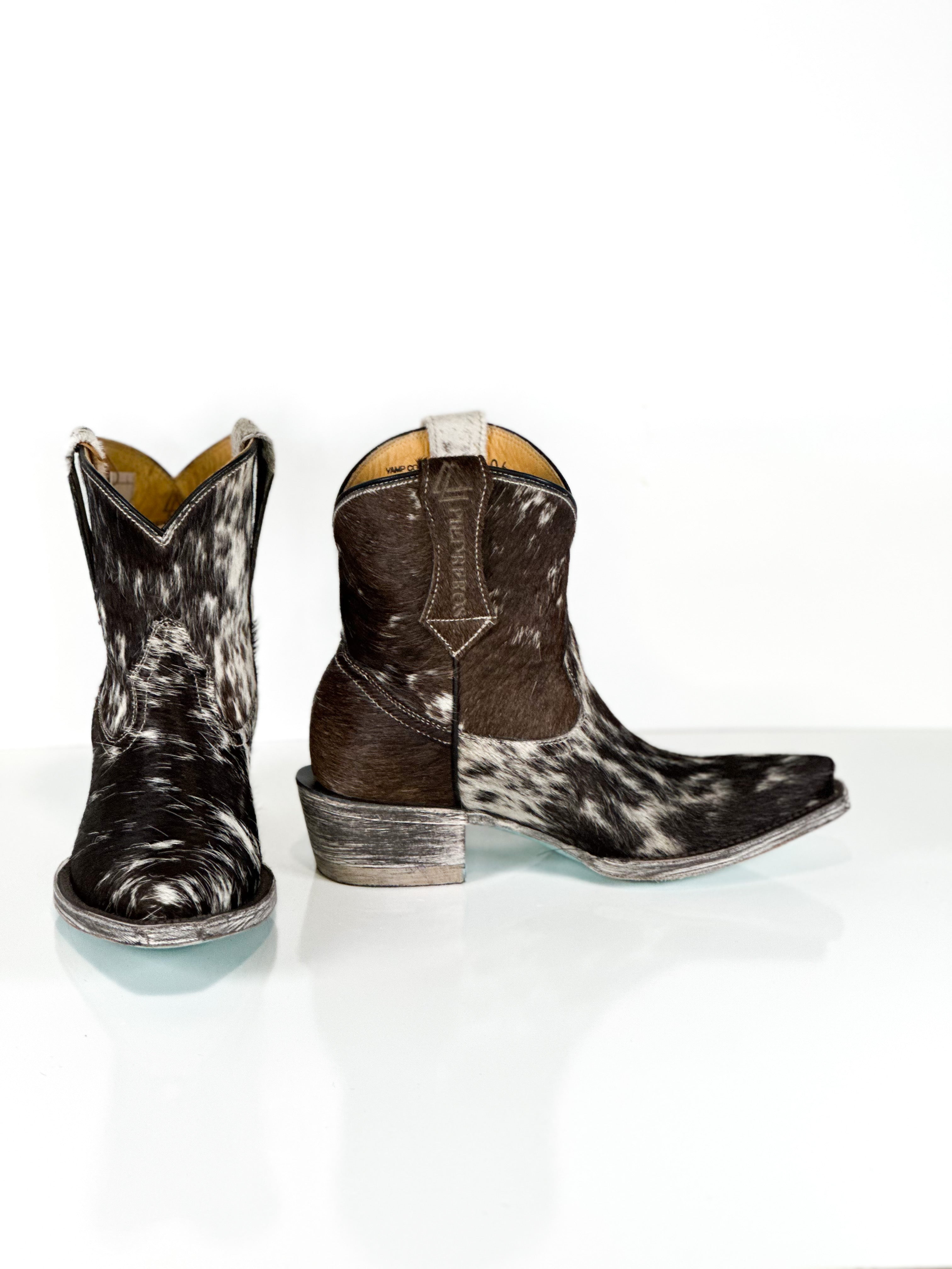 Azeri Mustang cowhide