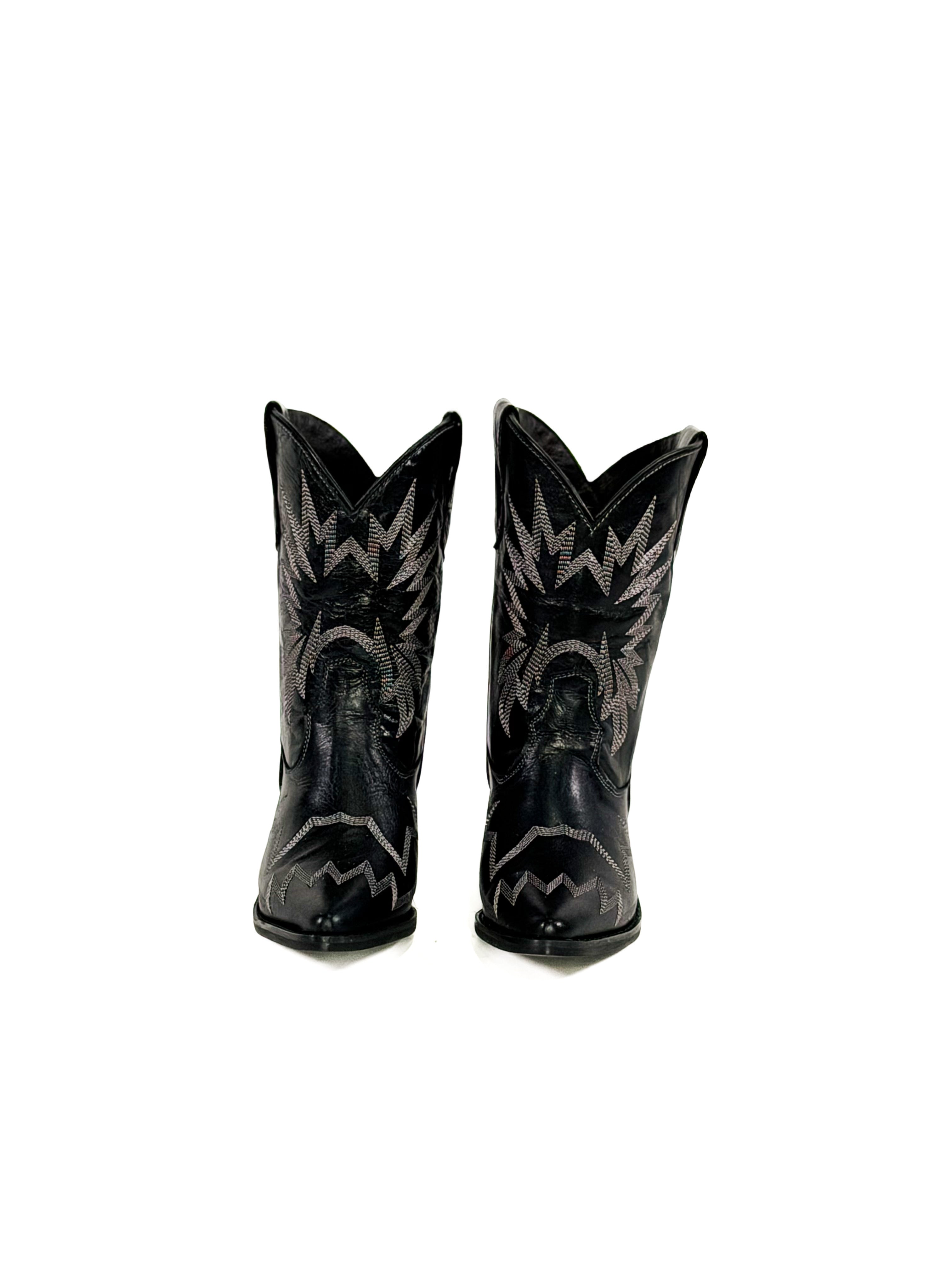 Black leather snip toe cowgirl boots