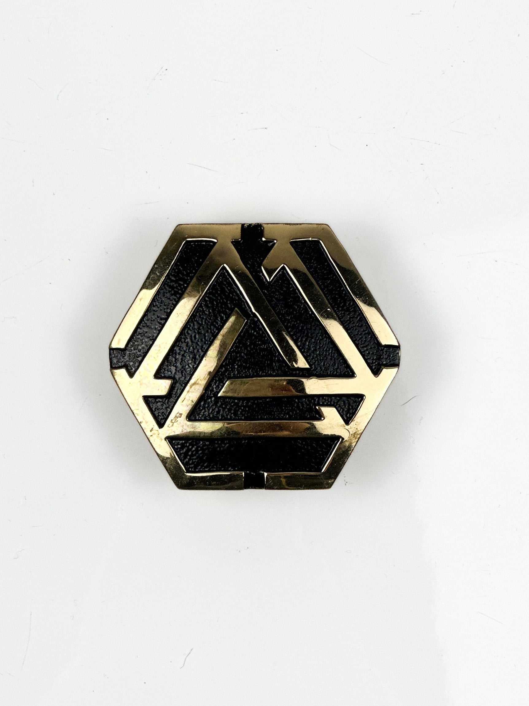 TRIHEX BUCKLE