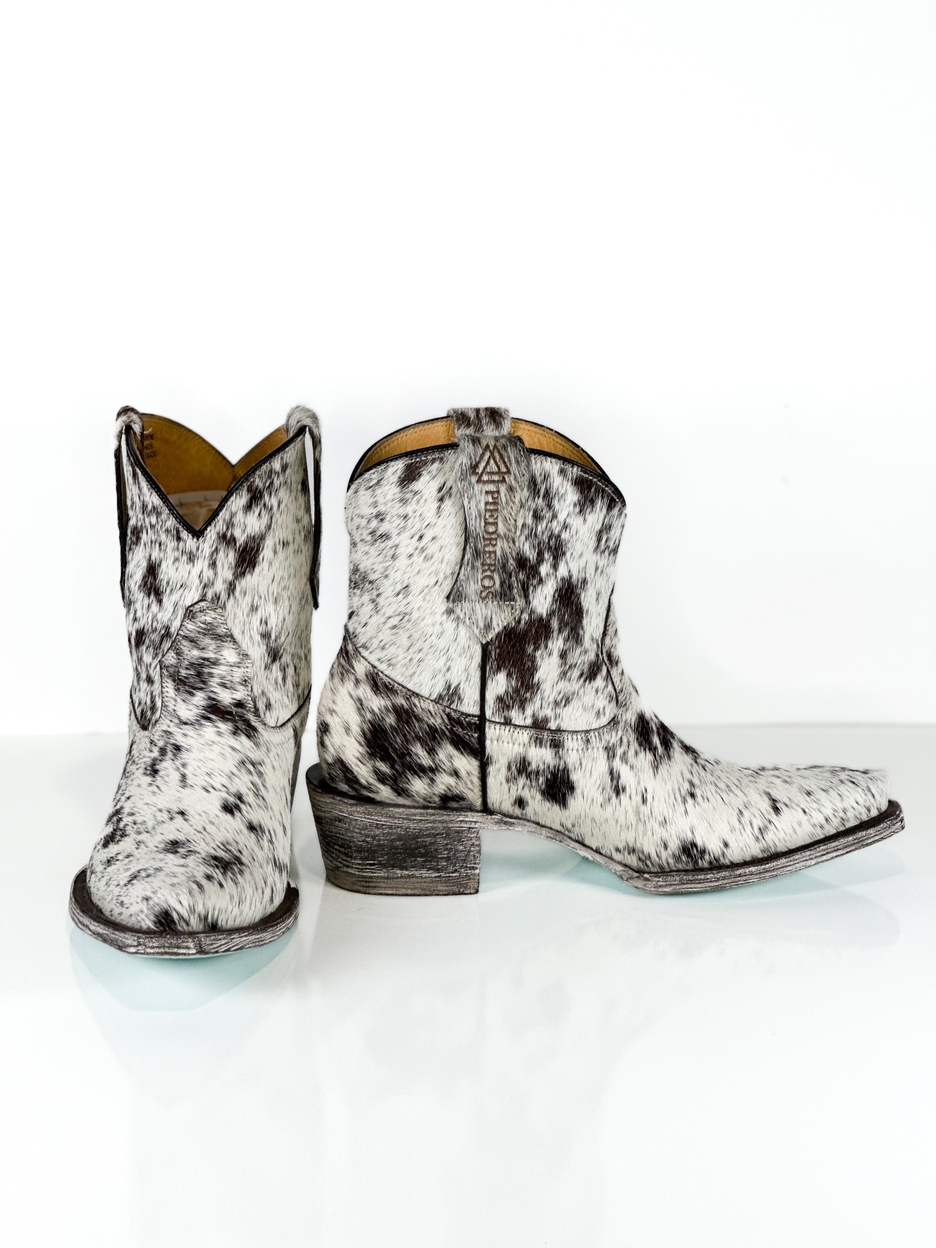 Azeri Tailcoat Cowhide