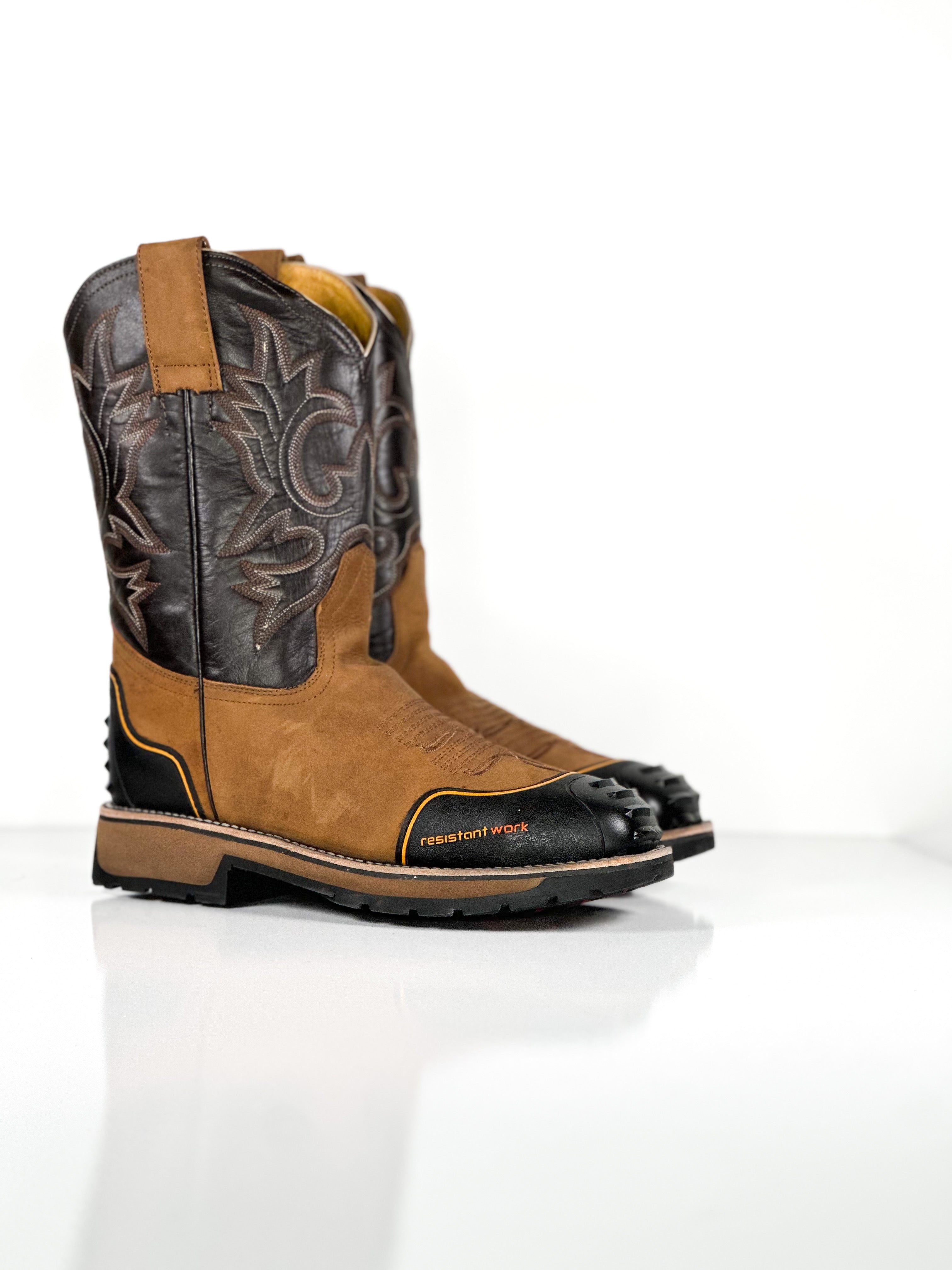 Composite toe work boot