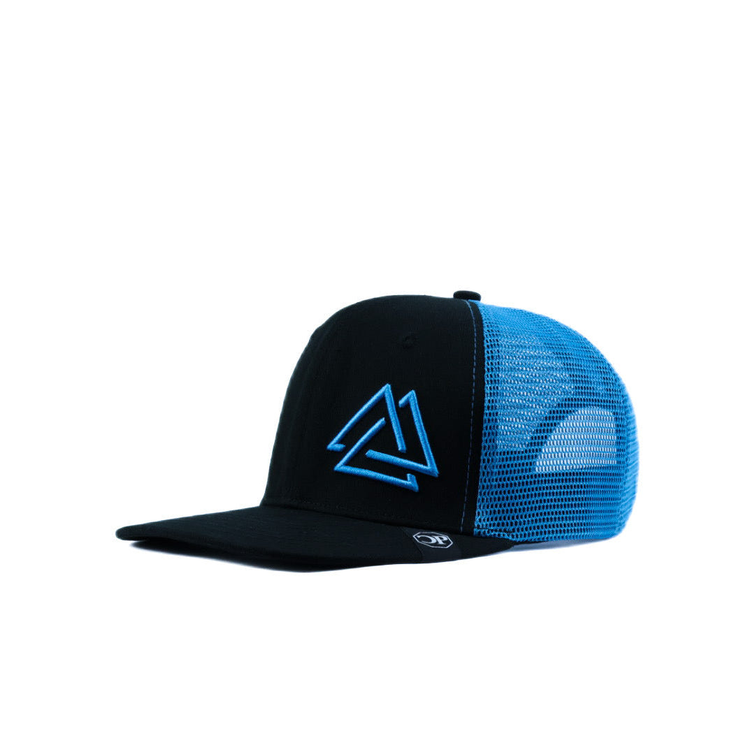 Black and blue cap with a piedreros logo