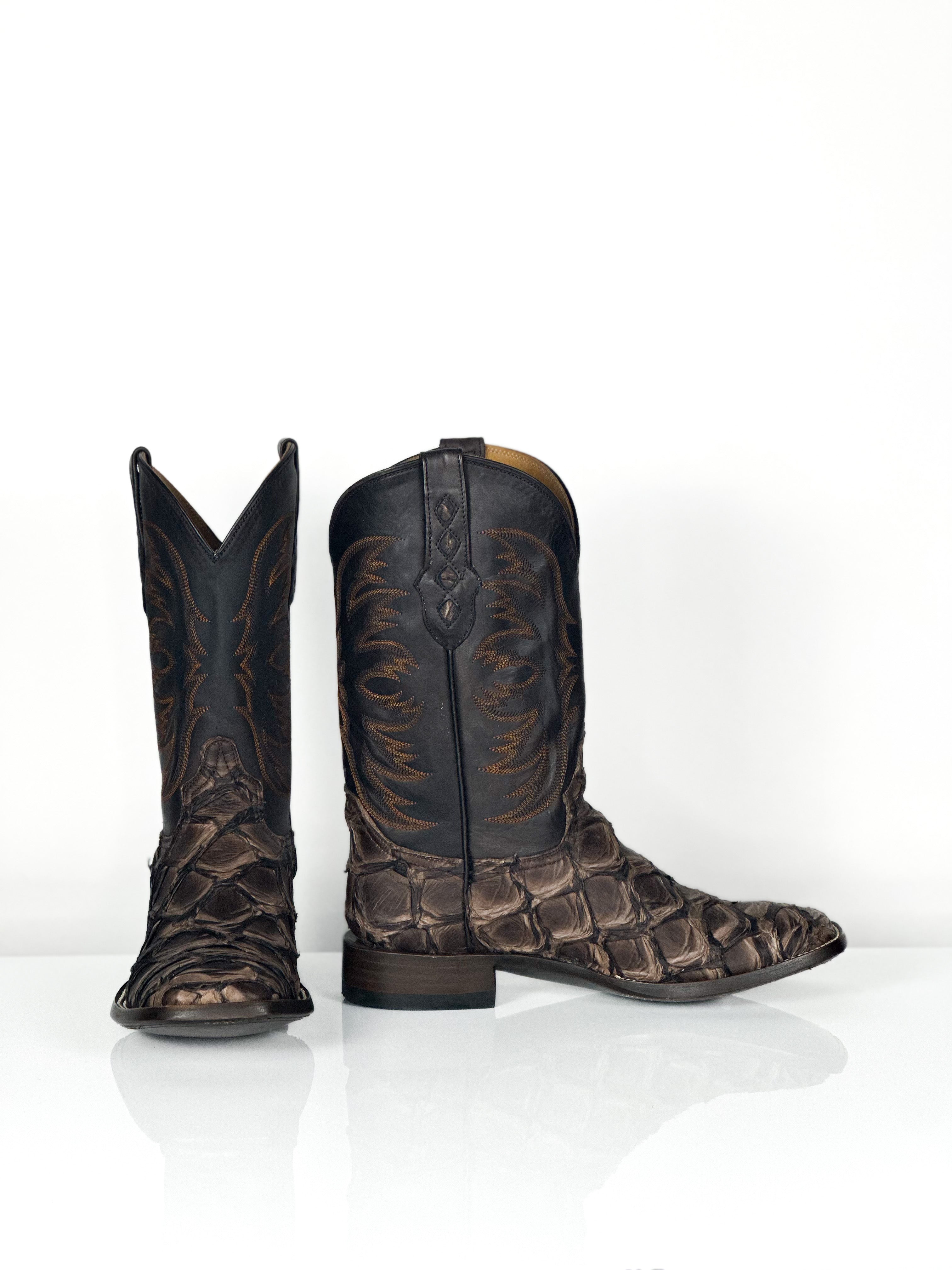 Pirarucu- Taupe fish