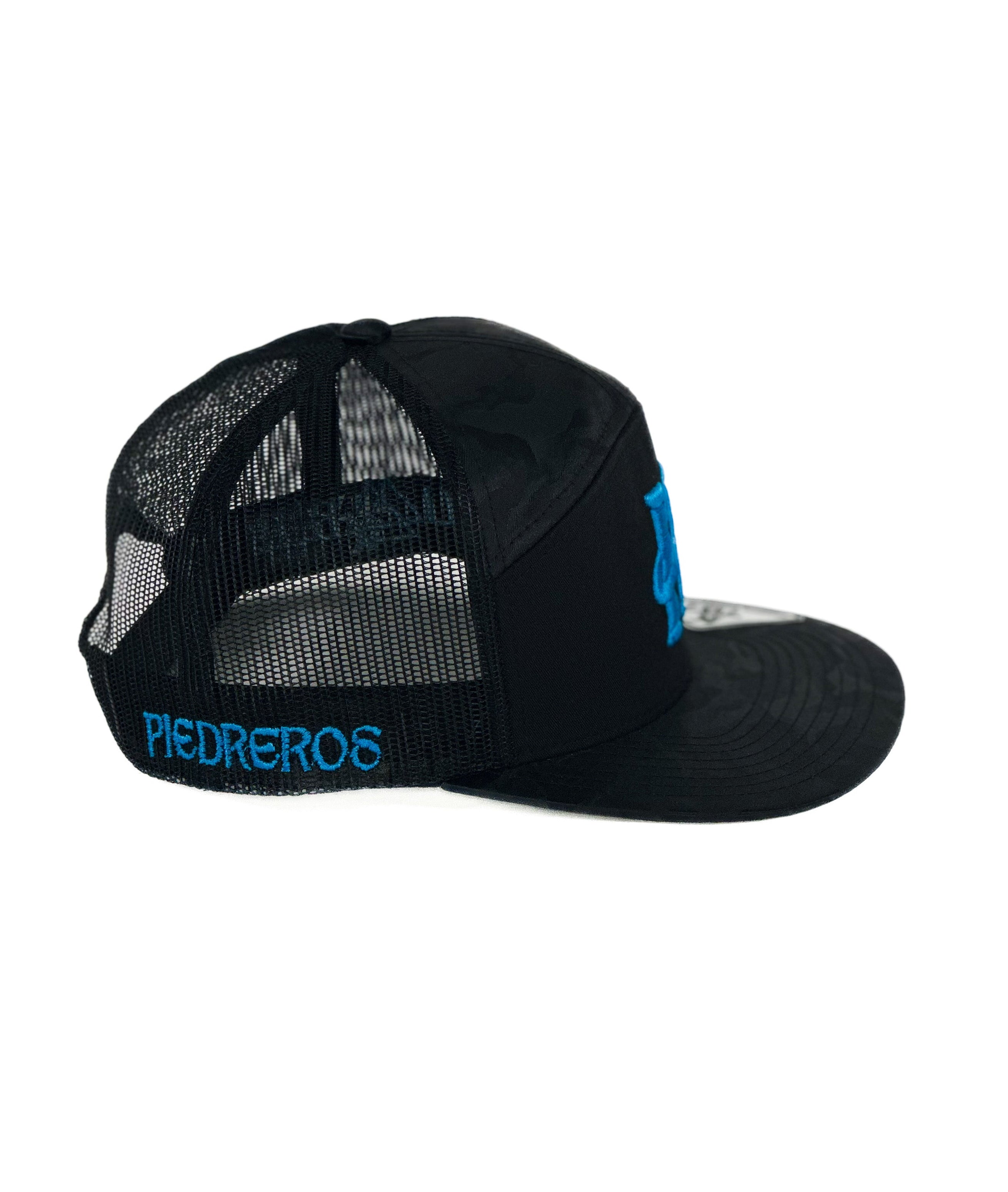 Black cap with mesh black and 'Piedreros' branding 
